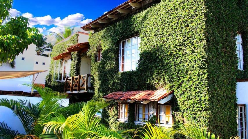 The Green House Marina Golf - Suites & Villas Пуэрто-Вальярта Экстерьер фото